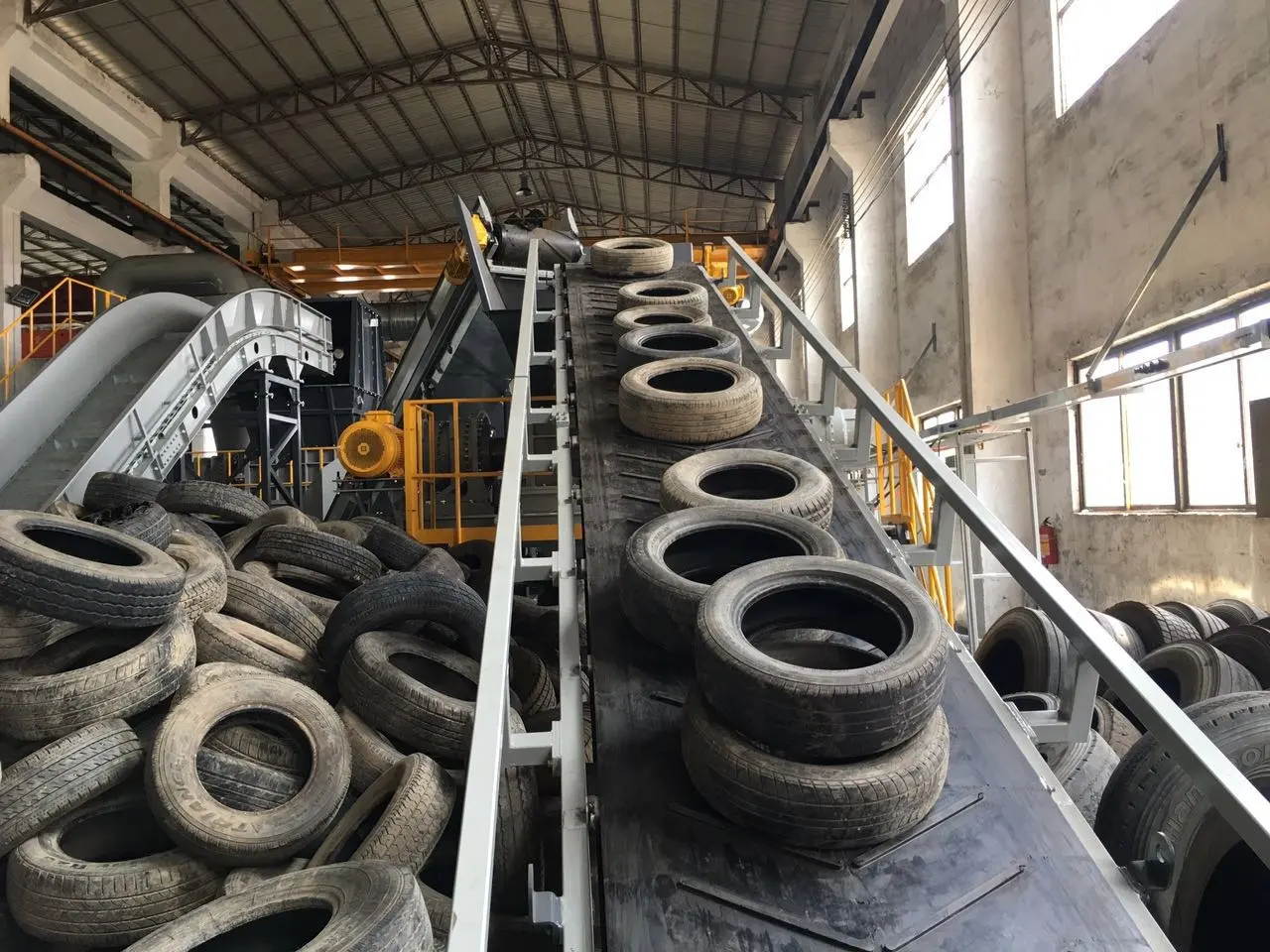 Linha de reciclagem do pneu do carro do caminhão da linha do pneu reciclando a linha da máquina da produção