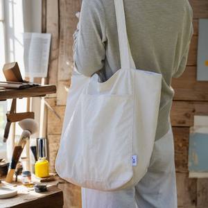 Sac fourre-tout Dux blanc laiteux, carré vertical, étanche, avec fermeture éclair, style normcore minimaliste, sac de navetteur quotidien, collection Printemps 2025 - Product Image 2