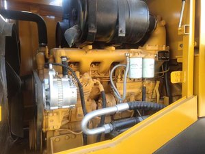 Utilisé pour la chargeuse sur pneus 835H, capacité nominale de 3 tonnes, moteur Cummins, capacité de la pelle de 1,8 m, composants principaux - Product Image 4