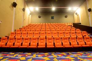 IMAX 시네마 홀 접이식 극장 의자 패브릭 좌석 영화관 좌석 VIP 접이식 시네마 의자 플라스틱 컵 홀더 포함 - Product Image 2