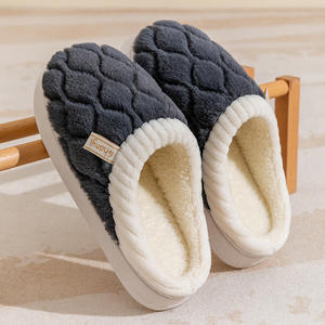 Chaussons en coton épais antidérapants pour toute la famille, pour l'automne et l'hiver, adaptés aux hommes et aux femmes, utilisables à l'intérieur et à l'extérieur. - Product Image 1