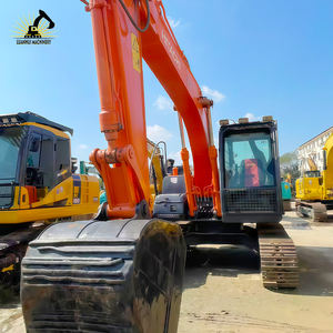 Excavadora Usada Hitachi ZX120 Robusta y Ágil para Excavación y Reacondicionamiento en Zonas de Desarrollo Urbano - Product Image 3
