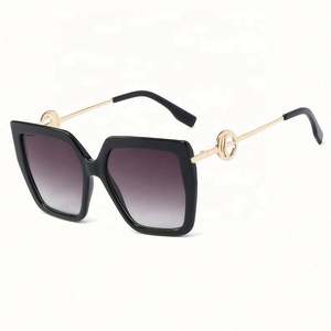 Hot Selling Fashion Custom Logo Black <b>Large</b> <b>Frame</b> Sunglasses Lady Metal Sunglasses Oversized Square Women Sunglasses 2021 - Product Image 3