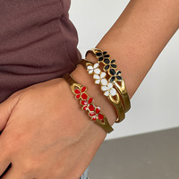 Gelang Baja Anti Karat Lapis Emas 18k Model Bunga Enamel Klasik Modis 6.5cm, Gelang Sweater Musim Dingin untuk Wanita
