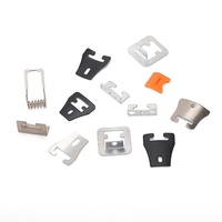 Clip de fixation à ressort personnalisé en U pour profilé LED en aluminium / lampe linéaire avec embout en plastique