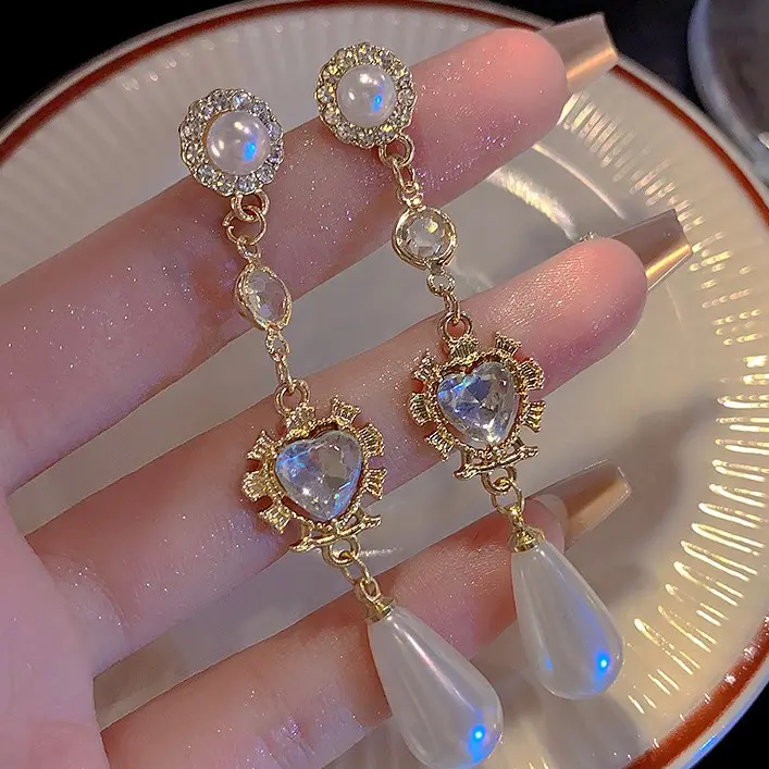 Silver 925 Needle Wholesale Earrings 2023 High Quality Love Diamond Pearl Tassel Sweet Elegant Women's Earrings