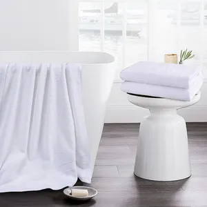 Asciugamano da bagno in cotone egiziano bianco tinta unita di lusso 600gsm Set di asciugamani da bagno per Hotel per la casa