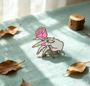 Broche en métal haut de gamme, épinglette tendance en émail motif dessin animé, corsage décoratif, accessoires pour sacs à dos et vêtements, vente en gros - Product Image 2