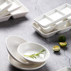 Plat à sauce en céramique blanche à motif végétal, 2/3 compartiments, compatible micro-ondes, pour hôtel, restaurant, banquet et fête - Product Image 4