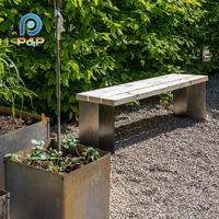 Banc de jardin élégant avec structure robuste en acier Corten, un excellent choix pour une utilisation en extérieur