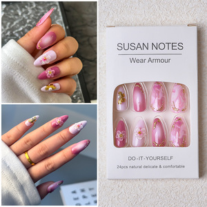 24 pièces de faux ongles en amande plaqués or transfrontaliers, sculpture florale 3D, style semi-fait main haut de gamme, doux et luxueux - Product Image 3