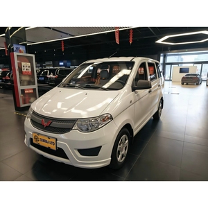 VAN Usada, Modelo Clásico Básico Saic Wuling Hongguang S 2018, Exterior Blanco, 5-8 Asientos, 1.2L Manual, Alto Rendimiento - Product Image 1