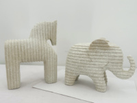 Nouvelle conception 2025, sculpture d'animaux en résine polyester peinte à la main, figurine personnalisée pour la décoration de la maison, marque SL