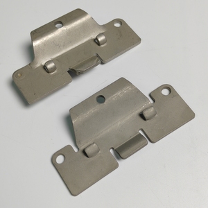 Support de fixation et de positionnement en tôle estampée sur mesure pour machines industrielles - Product Image 1