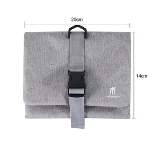 Trousse de Toilette de Voyage Grande Capacité Suspendable, Résistante à l'Eau, pour Cosmétiques et Pinceaux, Fabriquée au Vietnam - Product Image 2