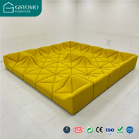 Canapé modulaire en velours minimaliste italien sur mesure, design Dune de Sable pour salon de luxe