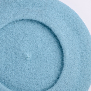 قبعات تطريز مخصصة بالجملة بيريه نسائي عالي الجودة احترافي من الصوف متعدد الألوان - Product Image 5