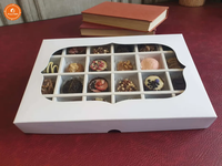 Feuille chaude pliante personnalisée avec cavités d'insertion, boîte de papier d'emballage de pâtisserie de fenêtre de Baklava de chocolat de truffe