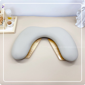 Repose-bras ergonomique en forme de U de style russe pour manucure, coussin en cuir PU pour le nail art, pour salon de manucure - Product Image 4