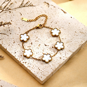 <span class=keywords><strong>Bracelet</strong></span> en acier inoxydable plaqué or 18 carats avec zircon et trèfle à cinq feuilles pour femme, étanche, bijou de luxe tendance, cadeau idéal - Product Image 3