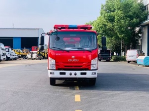 Camión de Bomberos Pequeño Isuzu 4x2 de 6 Ruedas con Tanque de Agua de 8000 Litros, Vehículo de Rescate Contra Incendios de Alto Rendimiento con Bomba Aérea 4x2 - Product Image 2