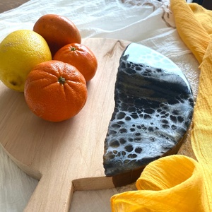 Logotipo personalizado Restaurante Elegante Tamaño grande Forma ovalada Bandeja de madera de olivo para servir - Product Image 1