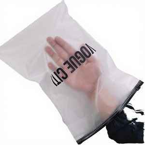 Bolsa con Cierre Deslizante Personalizada con Logotipo, de PE Esmerilado Reciclable, para Ropa, Sudaderas, Cosméticos y Trajes de Baño - Product Image 4