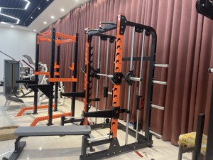 เครื่องออกกำลังกายแบบสมิธแมชชีนสำหรับยิมเชิงพาณิชย์ อุปกรณ์ฟิตเนสสำหรับการสร้างกล้ามเนื้อ แร็คสควอทอเนกประสงค์ เครื่องฝึกฟังก์ชันนอล รุ่นคอมมานเดอร์ - Product Image 3