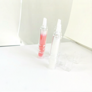 Brillo Labial Hidratante con Cabezal de Silicona en 8 Colores, Aplicador de Jeringa, Logotipo Personalizado, Bajo MOQ, Maquillaje Labial - Product Image 4