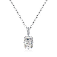 Liontin Moissanite Potongan Radiant 2 Karat 6x8mm Potongan Emerald untuk Wanita, Kalung Rantai Salib Perak S925 Berlapis Rhodium dengan Setting Claw