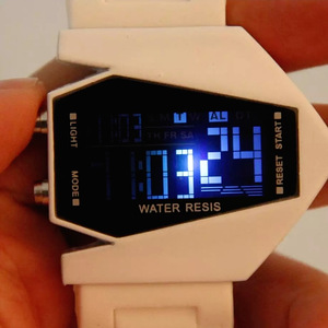 Orologio Digitale LED Luminoso a <span class=keywords><strong>Forma</strong></span> <span class=keywords><strong>di</strong></span> Aeroplano Unico 2025, <span class=keywords><strong>Orologi</strong></span> Sportivi Multifunzionali per Donne, Uomini e Bambini - Product Image 4