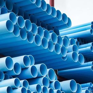 Tuyaux en PVC bleu de haute qualité et durables, empilés sur palettes, différentes tailles, surface lisse, pour applications aquacoles et agricoles - Product Image 4