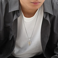 Collier Croix MECYLIFE Créatif Rétro Motif Écorce pour Hommes, Pendentif Tendance en Acier Inoxydable, Accessoire Chrétien Polyvalent