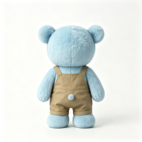 Adorable Ours en Peluche Bleu avec Salopette Cargo Kaki – Mignonne Poupée Ours Rembourrée, Compagnon Doux en Peluche, Jouet Animal en Peluche
