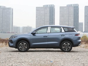 BYD Song Pro DM-i PHEV SUV Compatto 2026 con Batteria Blade da 26.6kWh, 220km NEDC, Ricarica Rapida per Rivenditori Auto, Pronto in Magazzino - Product Image 3