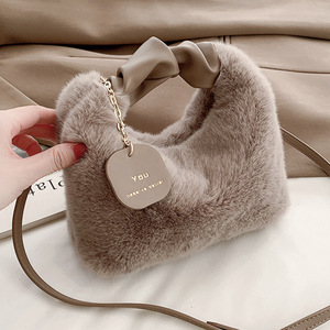 Sac à bandoulière en peluche populaire pour femme, nouveau modèle hiver, décontracté, simple, rétro, sac à main Tanjing - Product Image 5