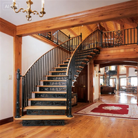 Escalier en spirale moderne Prima personnalisé, marches en bois massif pour intérieur