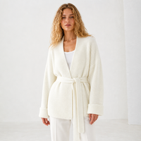 Klassischer 100% Polyester Gestrickter V-Ausschnitt Herren Strickcardigan für Urbanes Pendeln Damen Individuelles Design