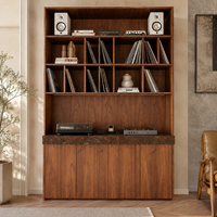 Meuble de rangement pour disques vinyles en noyer sur mesure avec étagères de présentation et comptoir en pierre