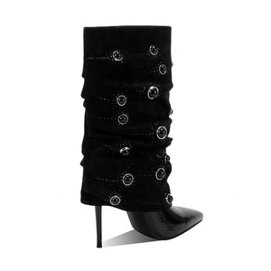 Bottines <span class=keywords><strong>en</strong></span> <span class=keywords><strong>daim</strong></span> noir avec clous <span class=keywords><strong>en</strong></span> cristal, bout pointu <span class=keywords><strong>en</strong></span> PU verni, style occidental tendance pour l'automne et l'été, augmentant la taille - Product Image 4