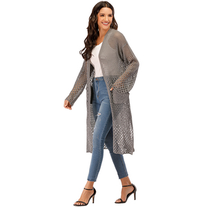 Amzn AE fb eb tiktok oem Usine en gros femmes <span class=keywords><strong>ajouré</strong></span> creux tricoté <span class=keywords><strong>cardigan</strong></span> couleur uni long pull cardigans - Product Image 2