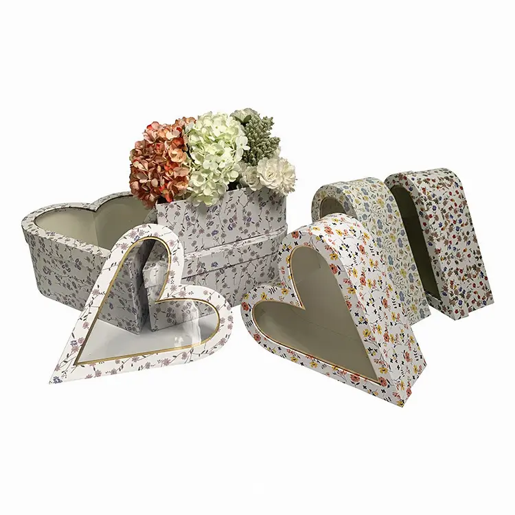 새로운 하트 모양의 유럽 복고풍 고밀도 꽃 중공 PVC 청동 라인 꽃 선물 상자 종이 빈 상자 창 어머니의 날