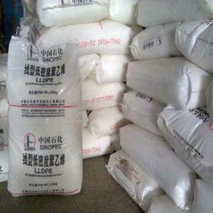 เม็ดพลาสติก LLDPE 3840 3840U คุณภาพสูง แข็งแรง ทนทาน ผลิตจากวัสดุบริสุทธิ์/รีไซเคิล สำหรับถัง/ถังเก็บน้ำ จัดส่งรวดเร็ว - Product Image 4