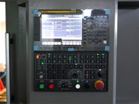 Produit le plus vendu de SMTCL : Centre d'usinage vertical 4 axes FANUC 10000 tr/min VMC850Q-A avec table tournante