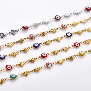 สร้อยคอสแตนเลสสตีลขนาด 6 มม. สำหรับผู้หญิง สีทอง ลายหัวใจแบบนูน พร้อมจี้รูปตาปีศาจแบบตุรกี ประดับลูกปัดโลหะ สร้อยคอแบบโชคเกอร์ - Product Image 2
