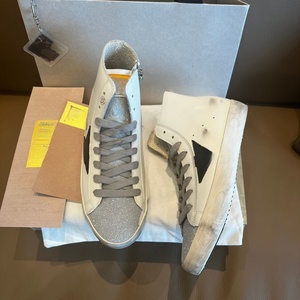 Chaussures de skate blanches antidérapantes de créateur, confortables et de haute qualité, style décontracté tendance, couleur dorée vieillie - Product Image 4
