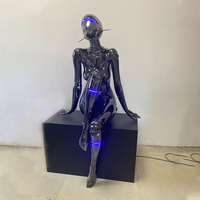 Robot femelle lumineux en fibre de verre grandeur nature personnalisé en usine Hajime Sorayama Sculpture pour la décoration intérieure