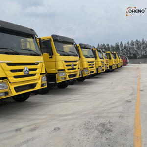 <span class=keywords><strong>Sinotruk</strong></span> HOWO <span class=keywords><strong>8X4</strong></span> 375HP Camion à benne basculante lourd à 12 roues Diesel Euro 3 Caméra arrière à direction gauche HW19710 d'occasion pour les ventes minières - Product Image 2