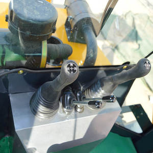 حفار خلفي صغير 4 × 4 مع حفار خلفي مرفق - Product Image 6