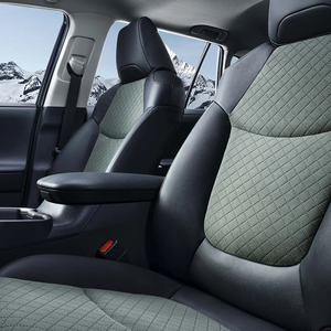 Toyota RAV4 2016 Essence en Bon État avec Boîte Automatique, Sièges Sombres, Traction Avant et Galerie de Toit Métallique - Product Image 4